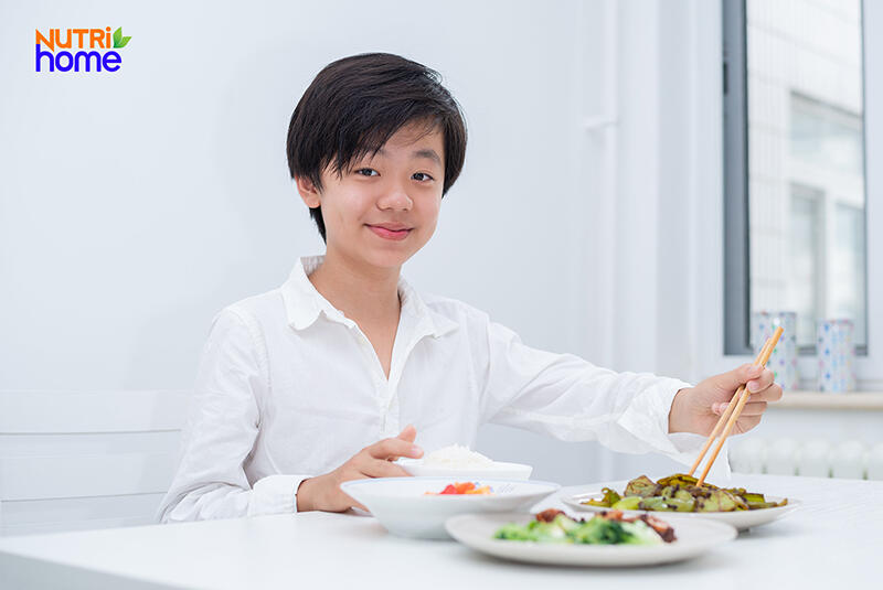 Nhấn vào ảnh để phóng to dinh dưỡng đầy đủ cho trẻ phát triển chiều cao tối đa