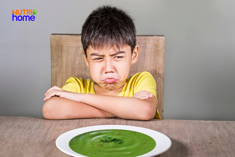 lý do trẻ ăn nhiều nhưng không tăng cân