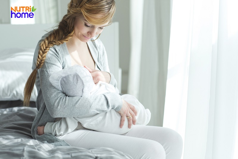 Nuôi con bằng sữa mẹ