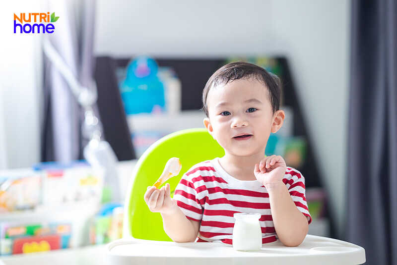 Nhấn vào ảnh để phóng to thực phẩm giúp bé ăn ngon, sữa chua