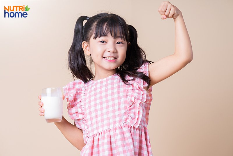 be cham phat trien chieu cao phai lam sao, dinh dưỡng giàu canxi và vitamin D, sữa