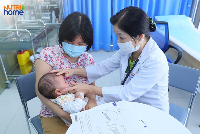 thăm khám, điều trị biếng ăn ở trẻ tại Nutrihome 