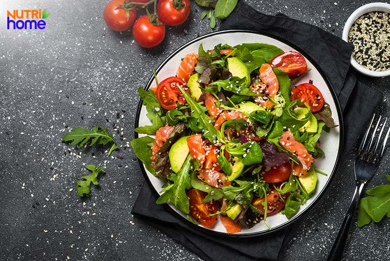 cách ăn bơ hạn chế cân nặng, Salad bơ cá hồi