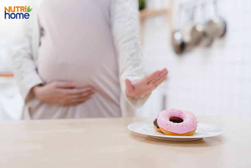 Thực phẩm cần tránh trong thực đơn mẹ bầu 3 tháng cuối