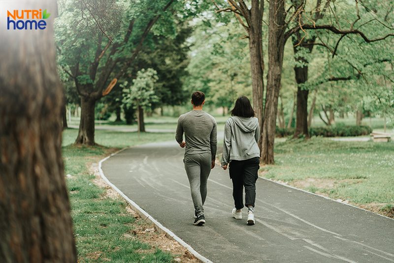 Thoái hóa khớp gối có nên đi bộ không?