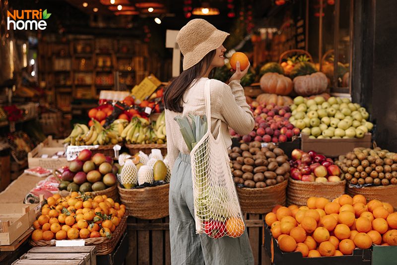 bị thoát vị đĩa đệm nên ăn gì, trái cây nhiều màu sắc