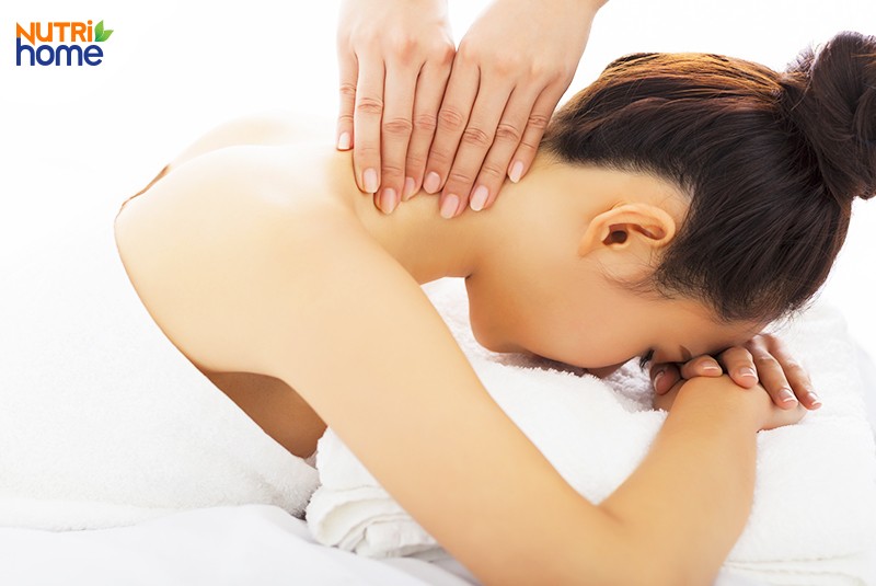 Massage cổ và tai giúp hỗ trợ hạ huyết áp