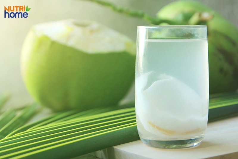 uống gì cho dễ ngủ, nước dừa