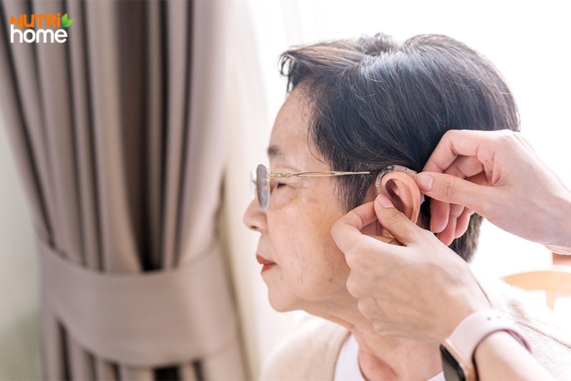 Khắc phục vấn đề thính giác có thể cải thiện trí nhớ cho người già