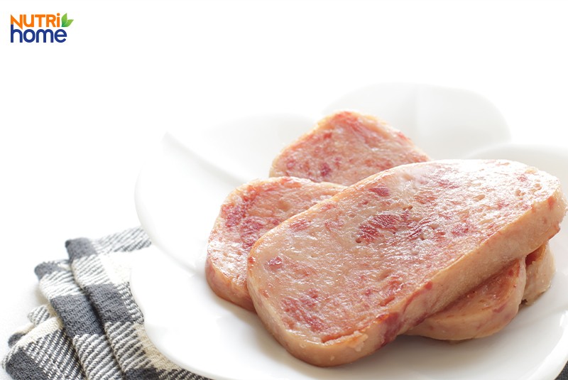 mỡ máu cao kiêng ăn gì, thịt chế biến sẵn