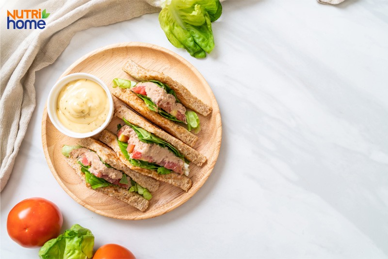 Bánh mì sandwich cá ngừ cuộn bơ cho người tiểu đường