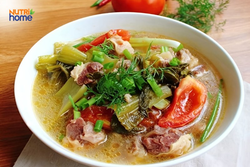 Canh bắp bò hầm cải chua cho người bị tiểu đường