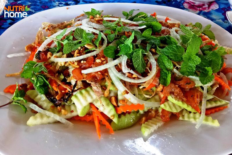 Gỏi ổi tôm thịt cho người bệnh tiểu đường