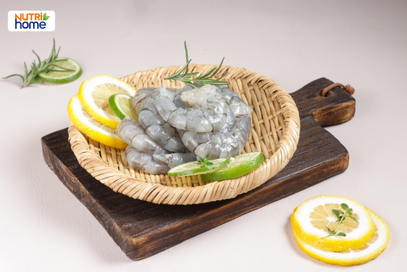 Tôm phù hợp với người bị tiểu đường bên cạnh trứng gà