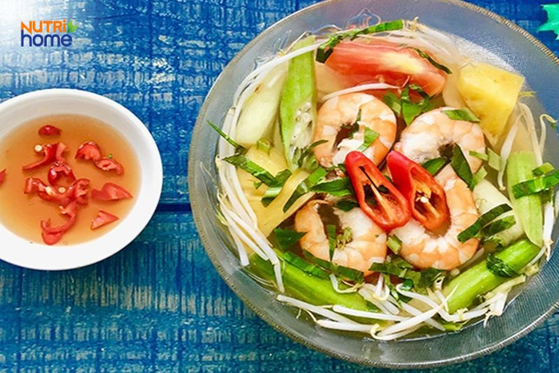 Canh chua tôm nấu thơm, cà chua cho người bị tiểu đường