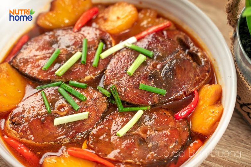 Cá ngừ kho dứa, nước dừa cho người bệnh tiểu đường