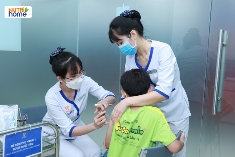 Hình thức tiêm chủng ảnh hưởng đến bảng giá tiêm chủng cho bé