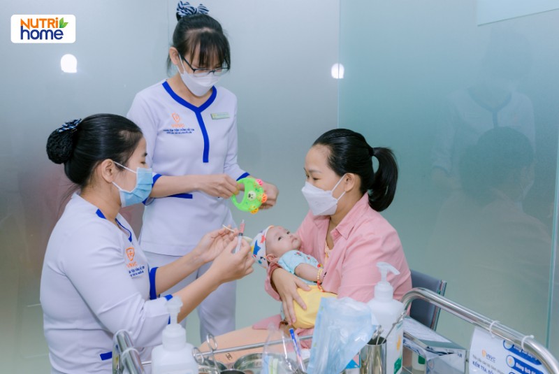 Nên tiêm chủng cho bé ở đâu giá tốt và uy tín?