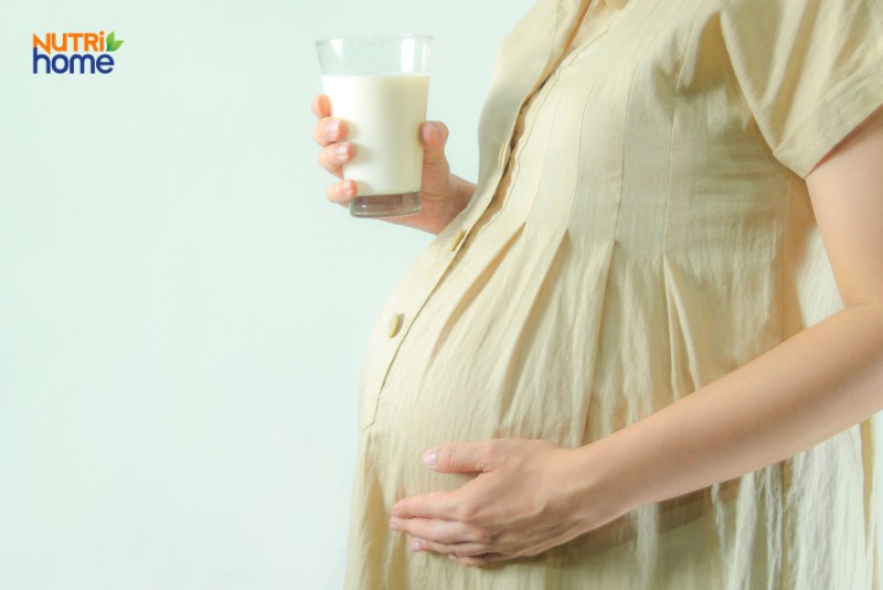 Bà bầu uống sữa tươi có đường được không?
