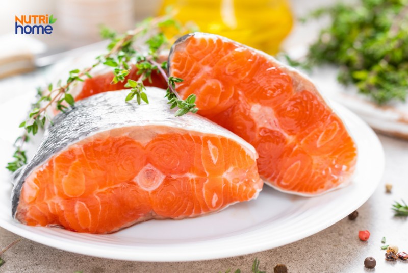 bệnh ung thư vú nên ăn gì, cá béo, cá hồi