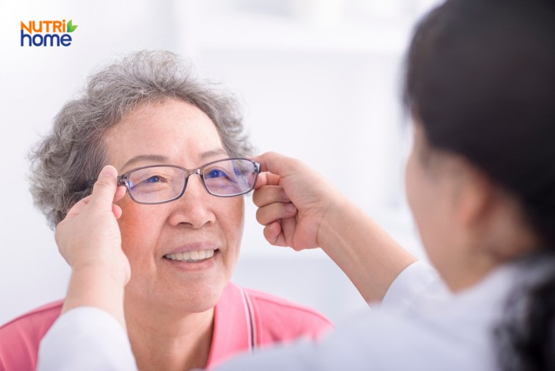 Tật khúc xạ có chữa được không?