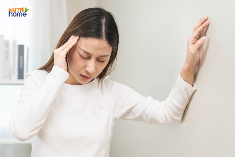 Mắt hay bị mờ như có màng che: Khi nào cần đi khám bác sĩ?
