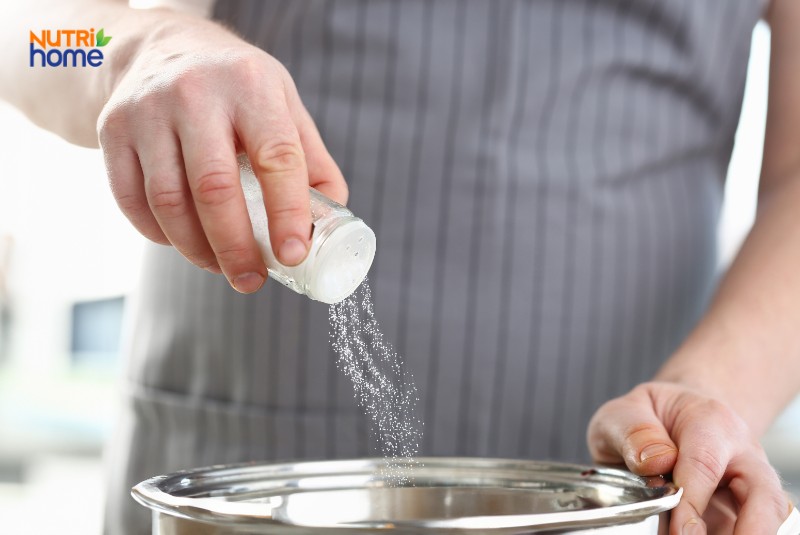Bị cận không nên ăn gì? ăn nhiều muối