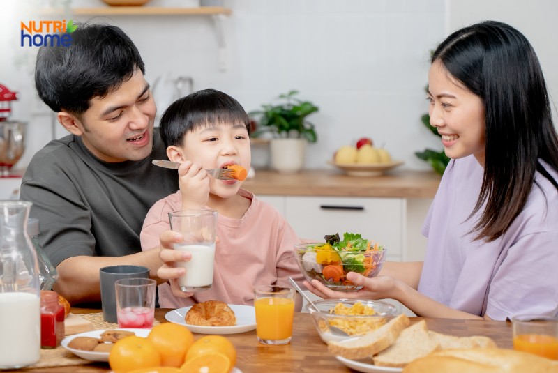 Chọn và chế biến các thực phẩm bổ mắt cho trẻ cần lưu ý gì?