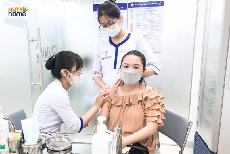 tiêm uốn ván bà bầu