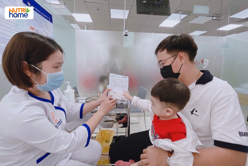 tiêm vắc xin thủy đậu