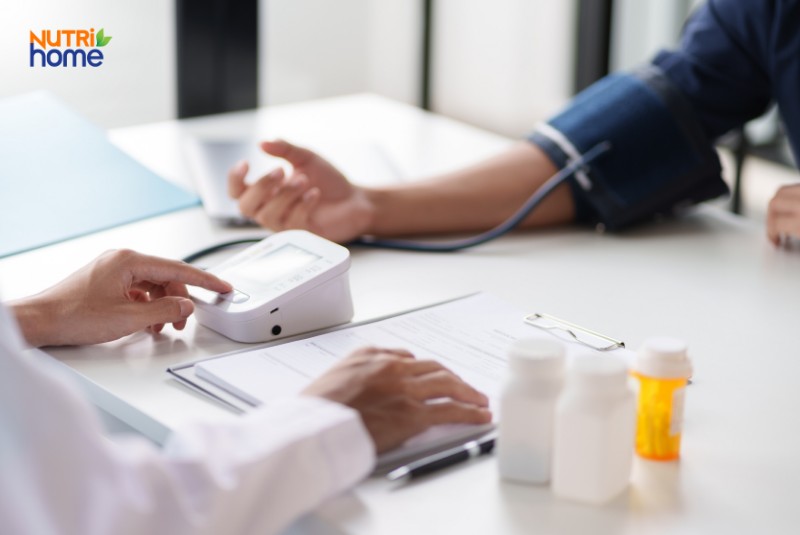 ăn uống gì để giảm huyết áp