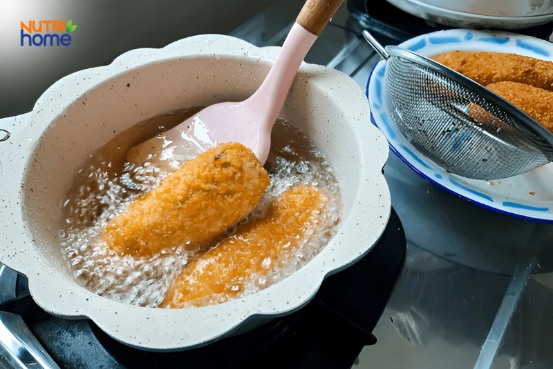 đau mắt ăn thịt gà được không