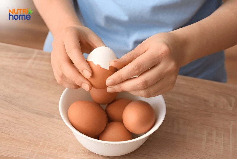 đau mắt có ăn được trứng không