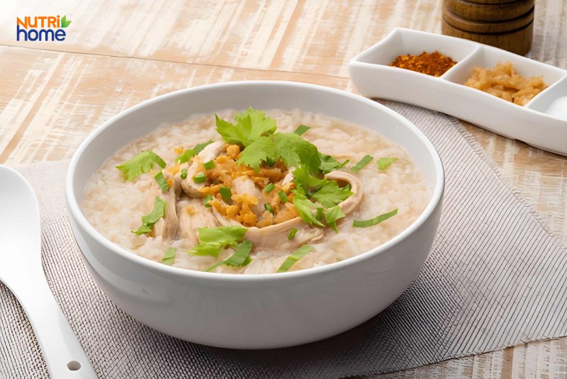 Tô Cháo Gà Mềm Dễ Tiêu, Phù Hợp Cho Người Mới Mổ Trĩ Cần Ăn Nhẹ Và Hồi Phục Nhanh