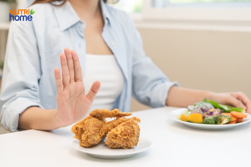 Phụ nữ từ chối đồ chiên rán, chọn ăn rau củ để bảo vệ túi mật và hệ tiêu hóa khỏe mạnh