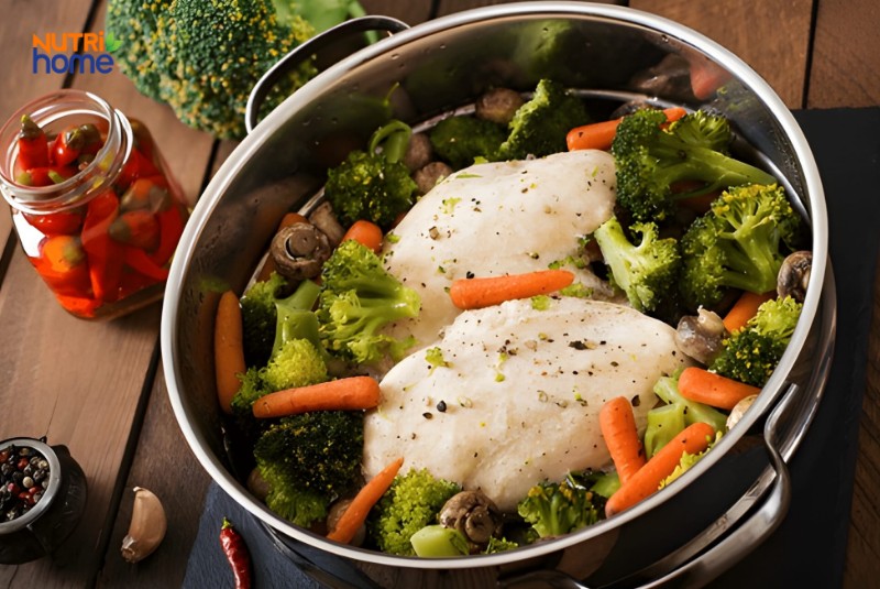 Ức Gà Hấp Cùng Rau Củ Như Bông Cải, Cà Rốt Tốt Cho Tiêu Hóa Và Túi Mật