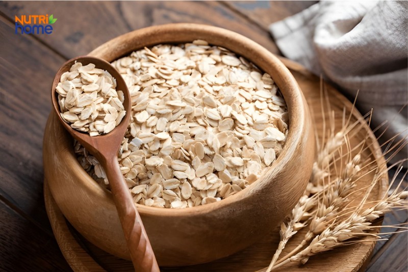 Bát Yến Mạch Nguyên Chất Với Thìa Gỗ, Thực Phẩm Tốt Cho Người Bị Sỏi Mật Và Rối Loạn Tiêu Hóa