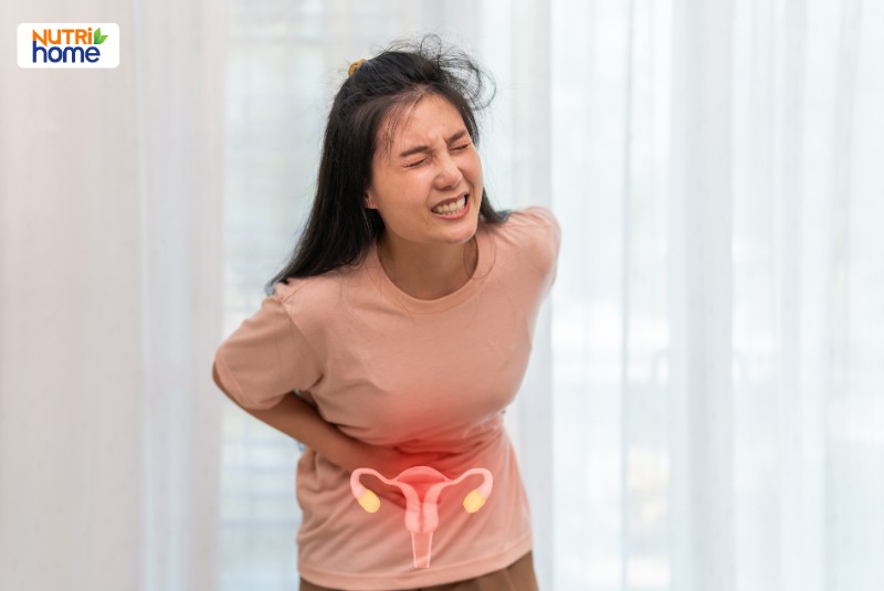 Phụ nữ đau bụng dữ dội với biểu hiện nghi ngờ ung thư cổ tử cung giai đoạn sớm