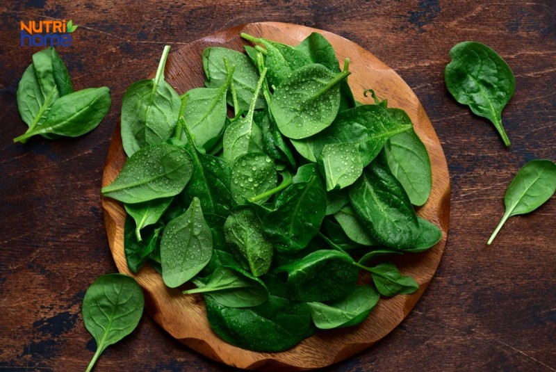 Rau bina tươi chứa nhiều chất xơ hòa tan, tốt cho người bị sỏi mật