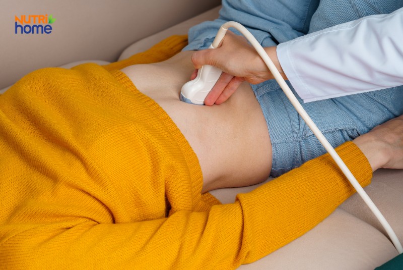 Siêu âm bụng kiểm tra túi mật nhằm phát hiện polyp hoặc dấu hiệu bất thường khác