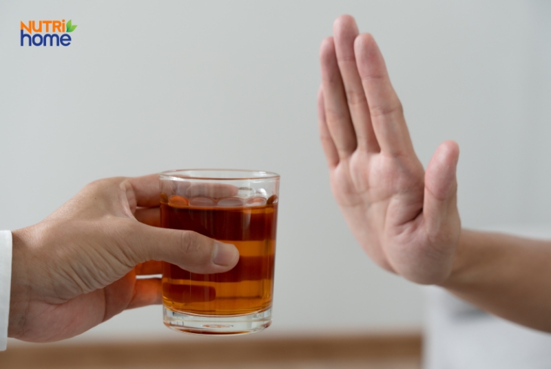 Từ chối rượu - nguyên tắc quan trọng trong chế độ ăn phòng tránh viêm tụy cấp tái phát
