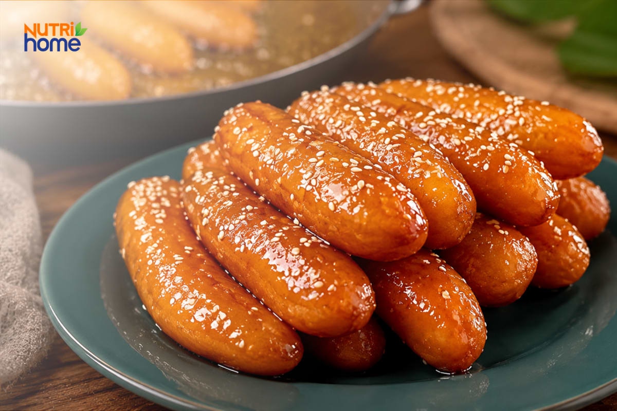Chuối sáp rim đường thốt nốt rắc mè vàng óng
